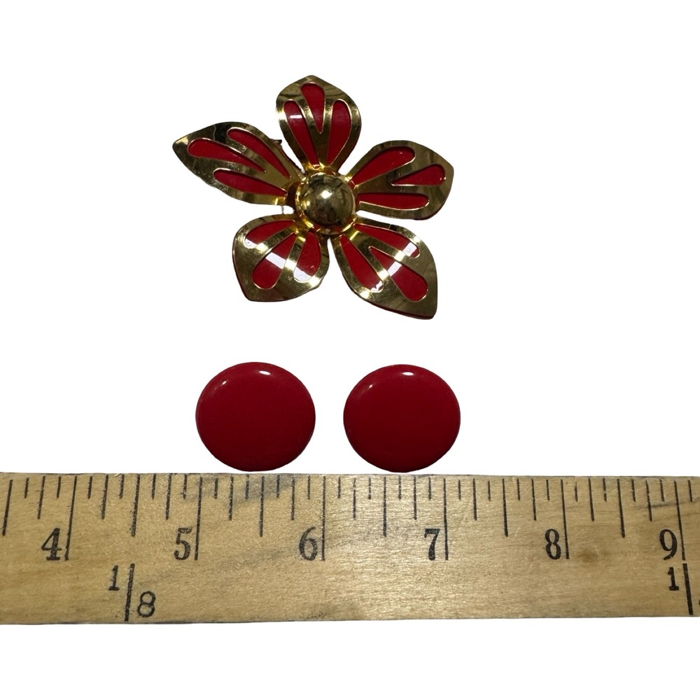 Vintage Red Gold Tone Flower Pin Brooch and Red‎ Clip On Earrings Set